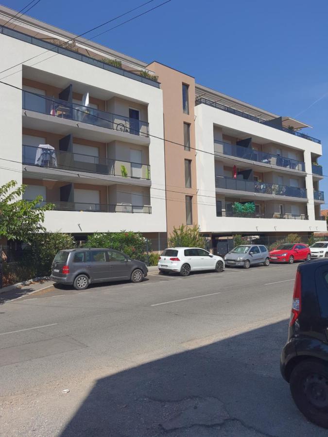 Apartamento Via Center Bat A Fréjus Exterior foto
